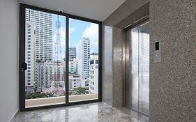 Titan Hotel - Formerly Known As Golden Lotus Central Hotel